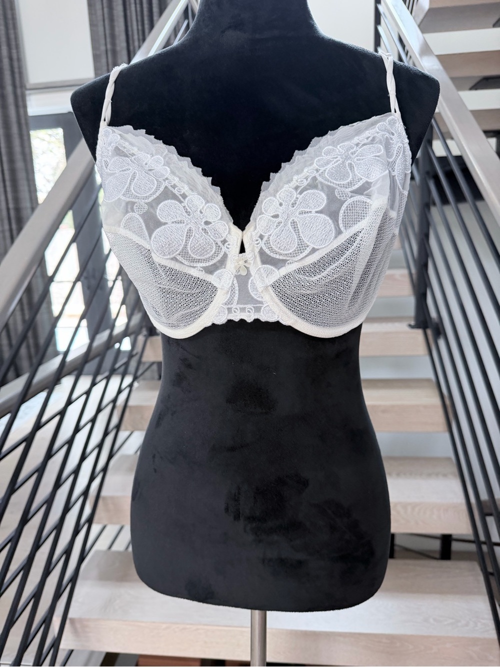 New Maison Lejaby White Lace Floral Underwire Bra 40E
